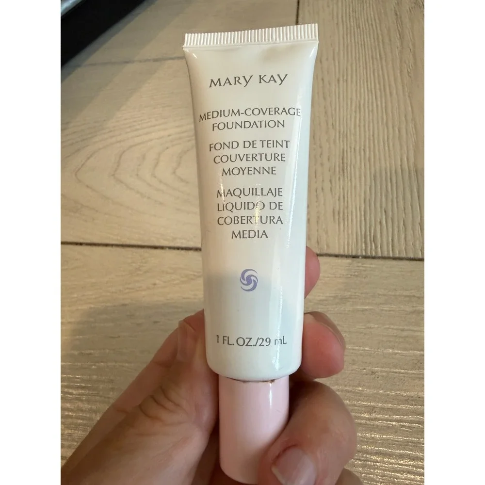 Mary Kay Medium Coverage Foundation Bronze 500 Normal to Oily Skin 1 fl oz NWOB